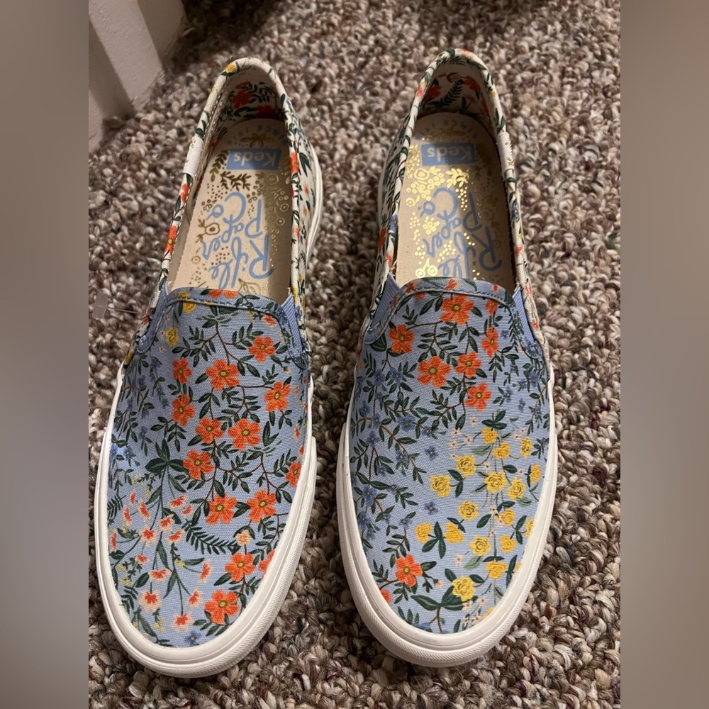 New ! Kedsxrifle paper co Floral Slip-On Sneakers